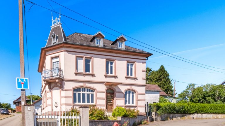 Maison de maître à Montreux-Vieux, dans le Sundgau